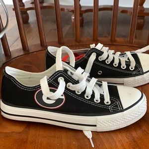 University of Georgia tennis shoes. Size 6/36. Great condition— only worn once.